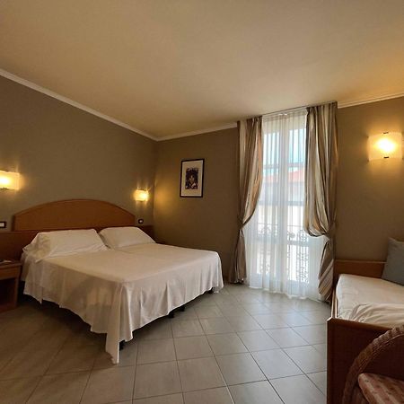 Hotel Regina Форте-дей-Мармі Екстер'єр фото