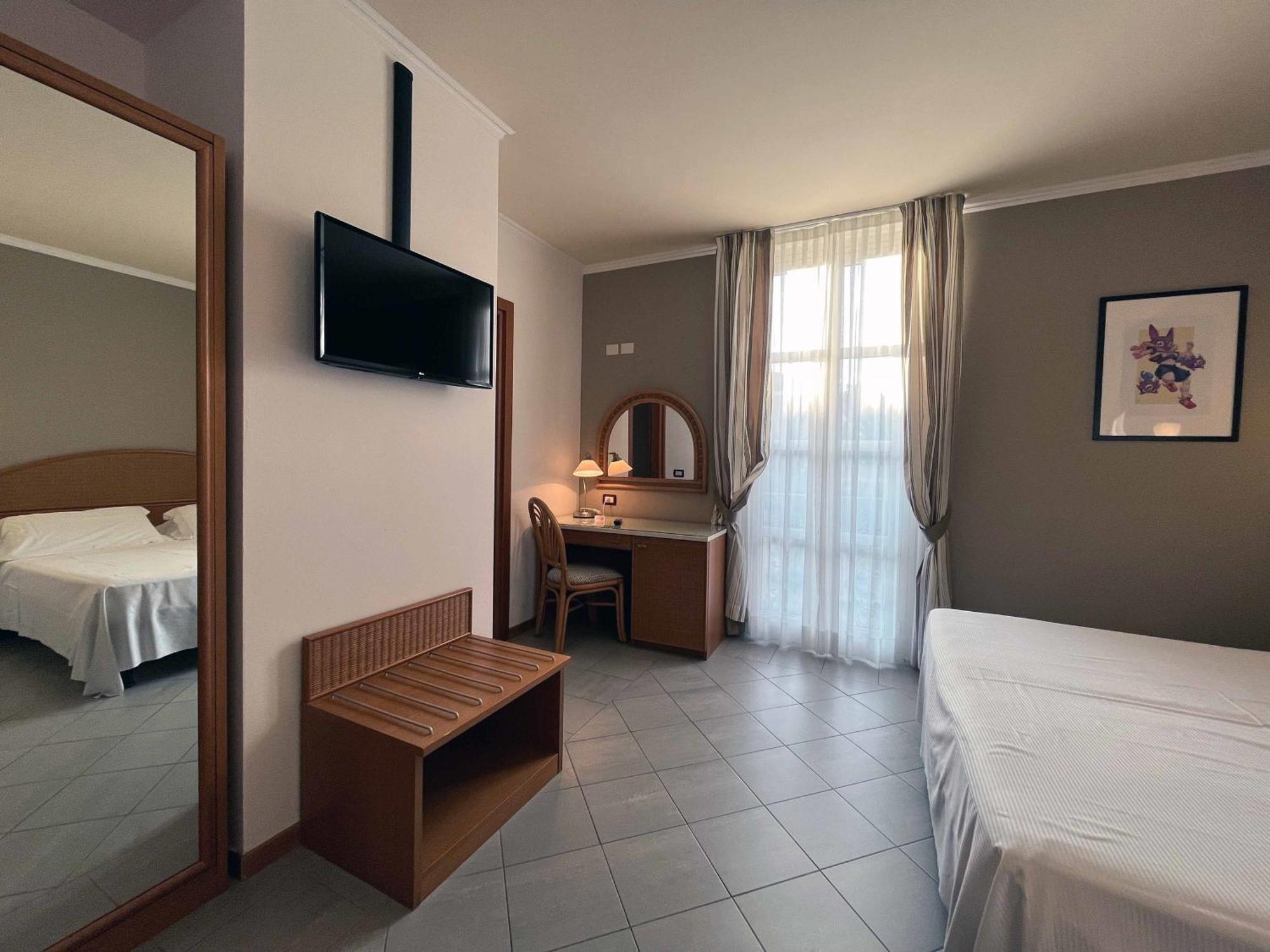 Hotel Regina Форте-дей-Мармі Екстер'єр фото